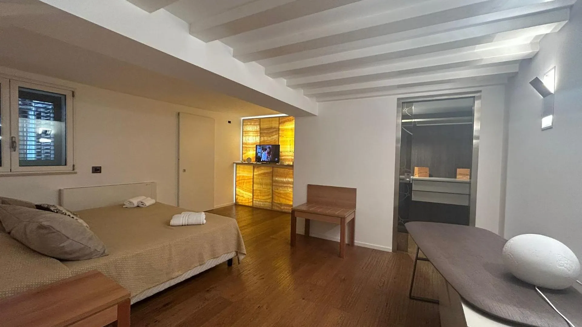 Prince Suite Palermo 0*,  Italy